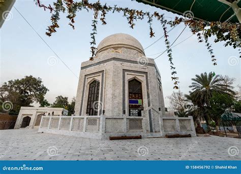 Hazar Imam Mausoleum: Nét đẹp kiến trúc tuyệt vời và di tích lịch sử của Hồi giáo!