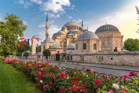  Mimar Sinan Mosque, Kiệt Tác Kiến Trúc Ottoman và Nơi Gặp Gỡ Lịch Sử