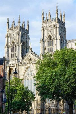  The York Minster: A Majestic Cathedral Steeped in History and Architectural Wonder!