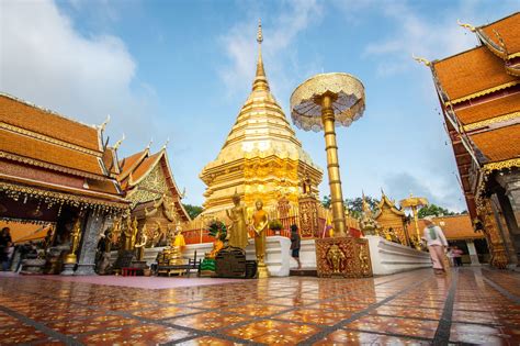 Wat Phra That Doi Suthep! Một ngôi đền thiêng liêng với tầm nhìn ngoạn mục ở Chiang Mai!